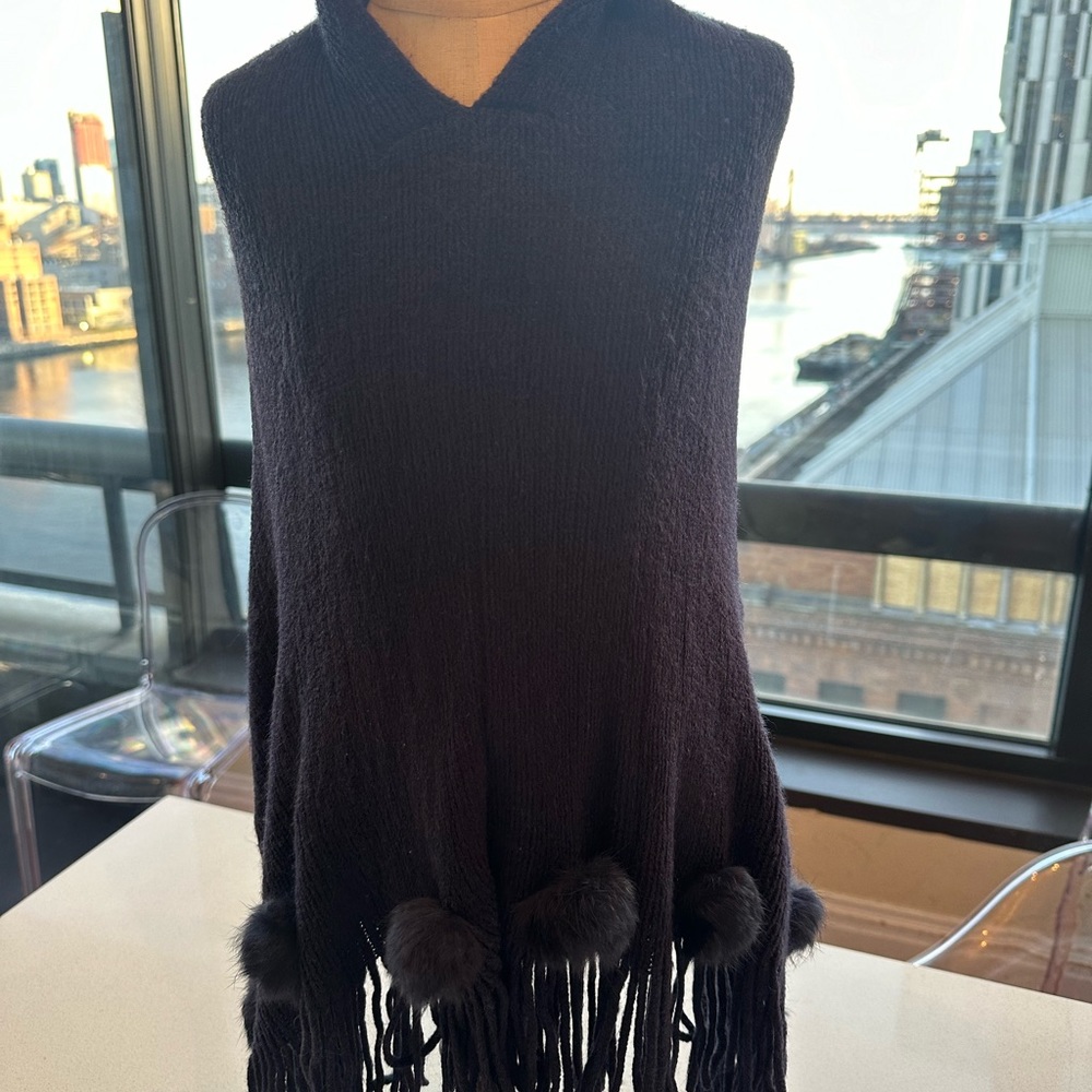 Derhy kids girls navy knit poncho 6/8 some fading, some pilling